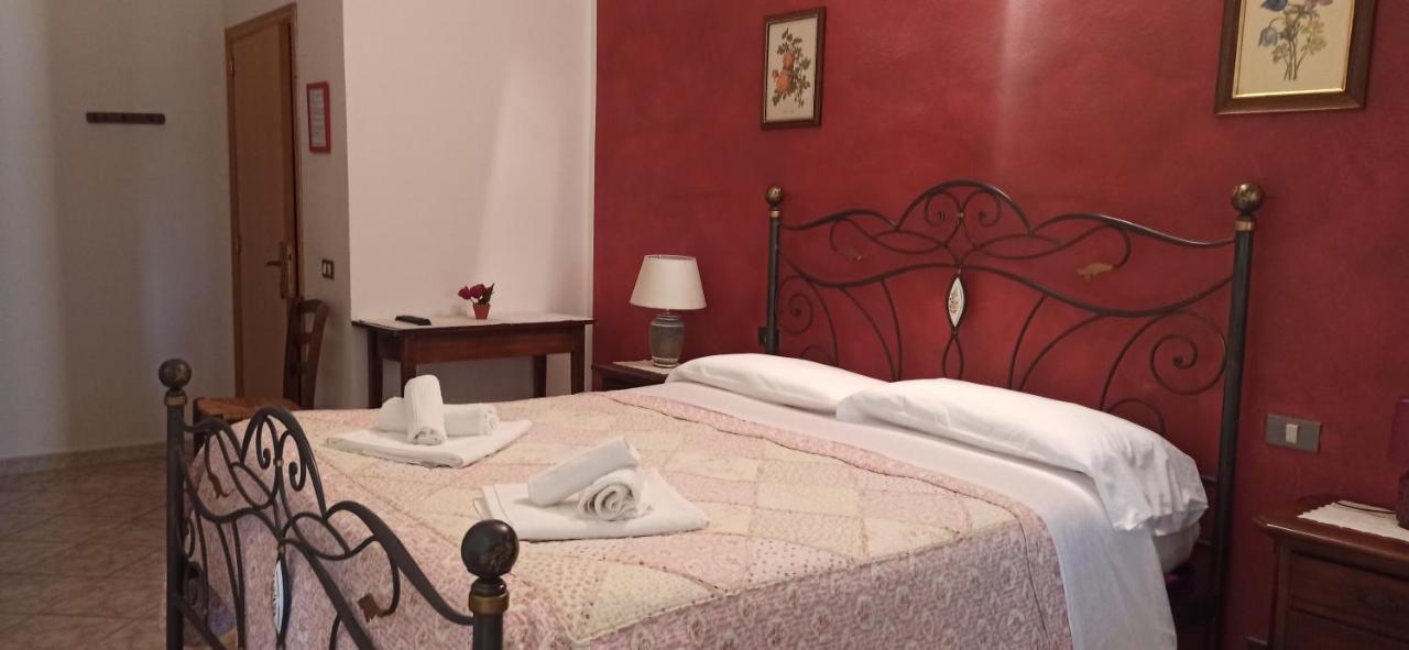 Agriturismo Le Chicche Di Mafalda 몬테메라노 외부 사진