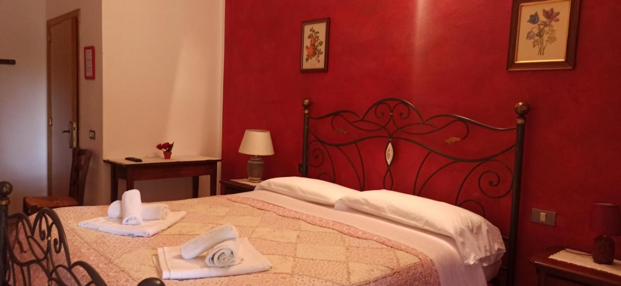 Agriturismo Le Chicche Di Mafalda 몬테메라노 외부 사진