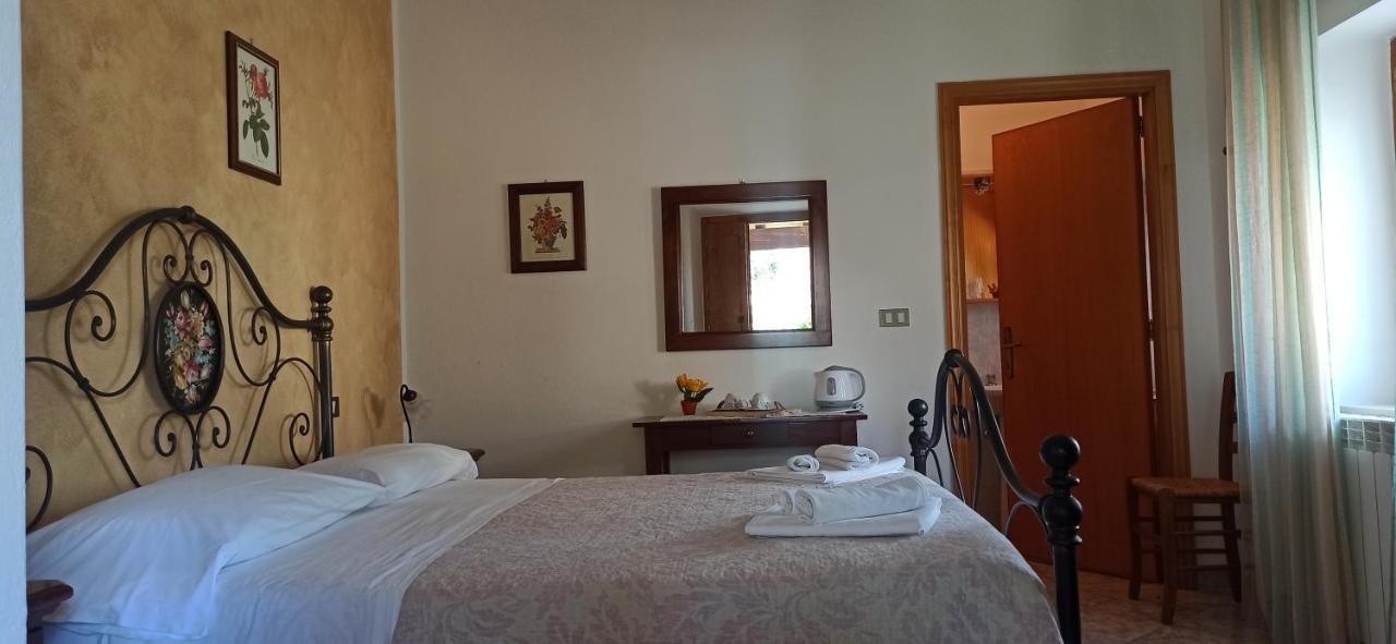 Agriturismo Le Chicche Di Mafalda 몬테메라노 외부 사진